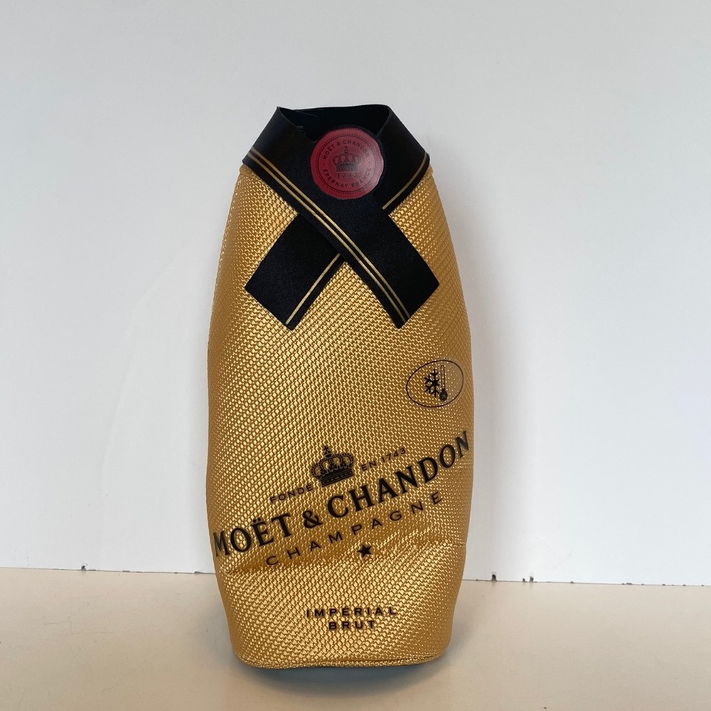 Moët & Chandon Isotherm Suit for Champagne Bottle